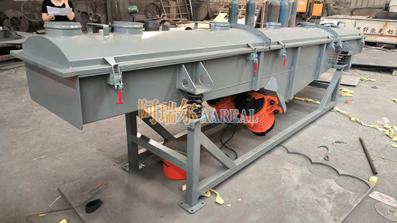Karbon Steel Multi-Deck Aktivasi Karbon Granules Linear Vibrating Sieve Separator persegi panjang Untuk Karbon Aktifasi Granules