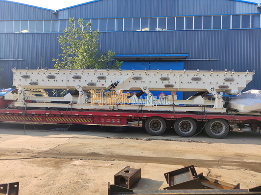 Kinerja tinggi tiga massa penuh seimbang konveyor getar untuk gula dan garam jarak jauh transportasi