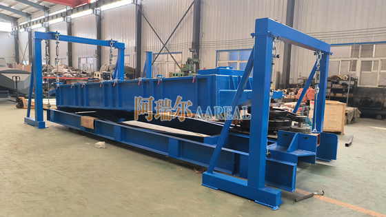 1800*3600mm 3 Dek Sisi Akses Pintu Gyratory Screen untuk Klasifikasi Pasir Silikon Kering Gampang Repacing Screen