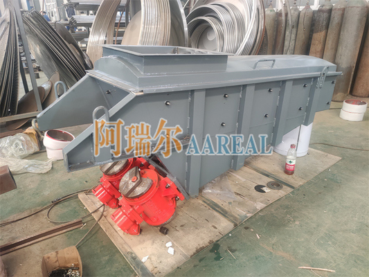 High Efficiency Suspension Installation Motor Vibrating Feeder Machine Struktur kompak sederhana