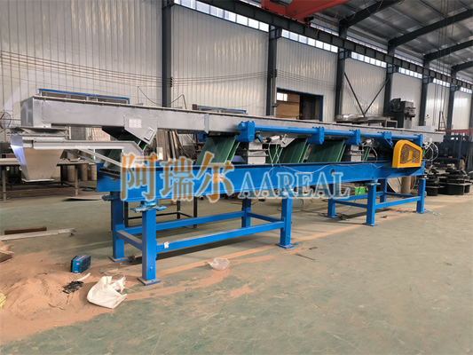 Jarak panjang 600mm lebar stainless steel 304 Leaf Spring eksentrik Seimbang Vibratory Conveyor untuk 25 ton per jam Conveying garam