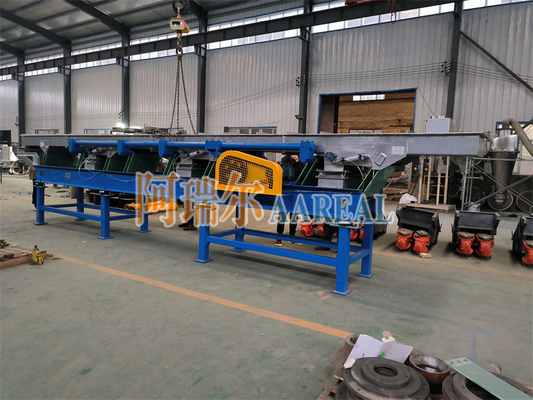 Stainless Steel Teflon Coated Leaf Spring Balanced Eccentric Vibratory Conveyor Untuk Produk Karet Rumput Alam Dengan Fungsi Pendingin
