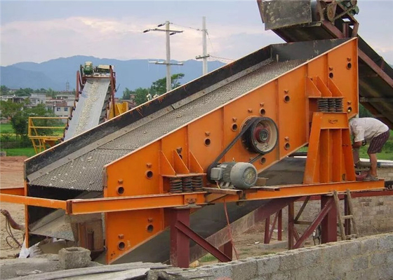 Batu kapur persegi panjang Mesin Vibrating Screen Struktur sederhana Perawatan mudah