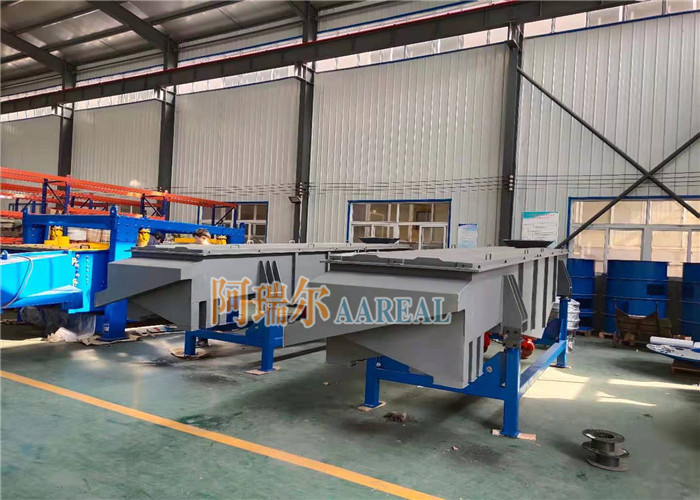 Efisiensi Tinggi Baja Karbon Multi Deck Bentuk persegi panjang Vibrating Screen Untuk Kalsium Karbonat Powder